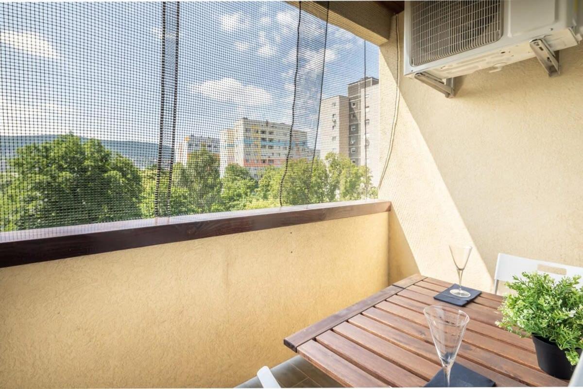 Cozy Quiet Apartment With A Balcony Budapest Exterior foto